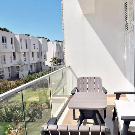 White Moon Apartment