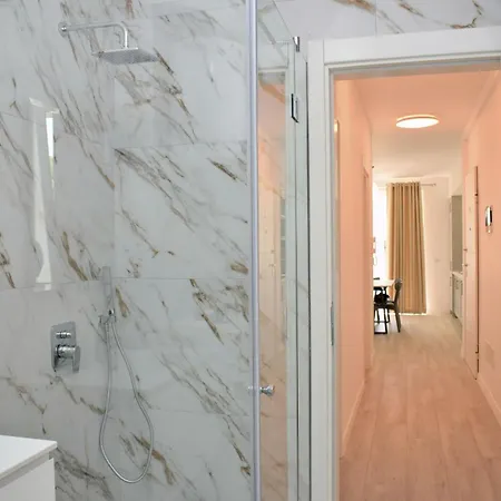 White Moon 301 And 302 Apartment *