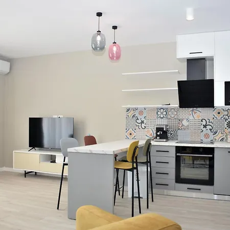 White Moon 301 And 302 Apartment Plazhi San Pietro