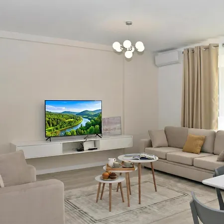 White Moon Apartment *