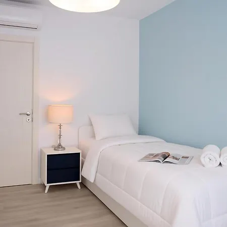 Apartment White Moon
